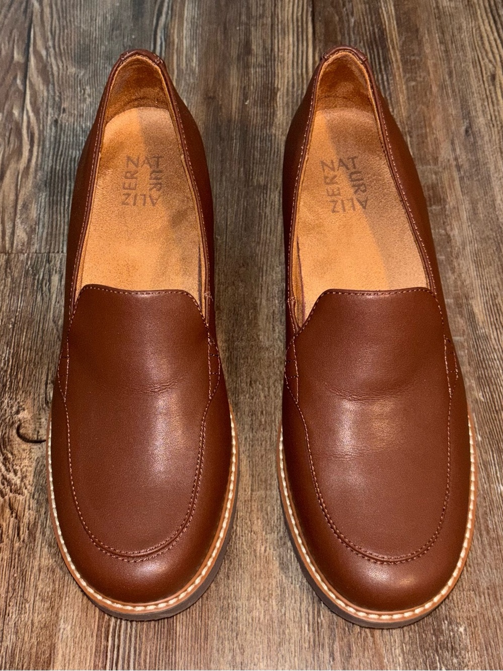 Naturalizer Women’s Chestnut Brown Leather Slip-On Loafers - Picture 1 of 7